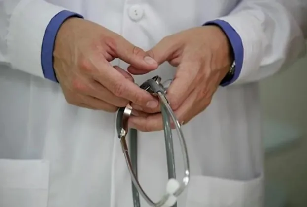 Cuidados com o coração durante surtos de dengue.