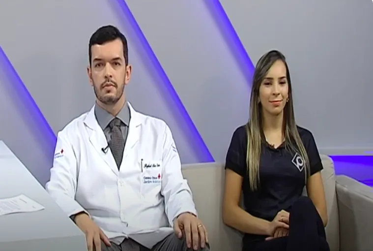 Dr. Rafael Côrtes em palestra sobre prevenção de doenças cardiovasculares.